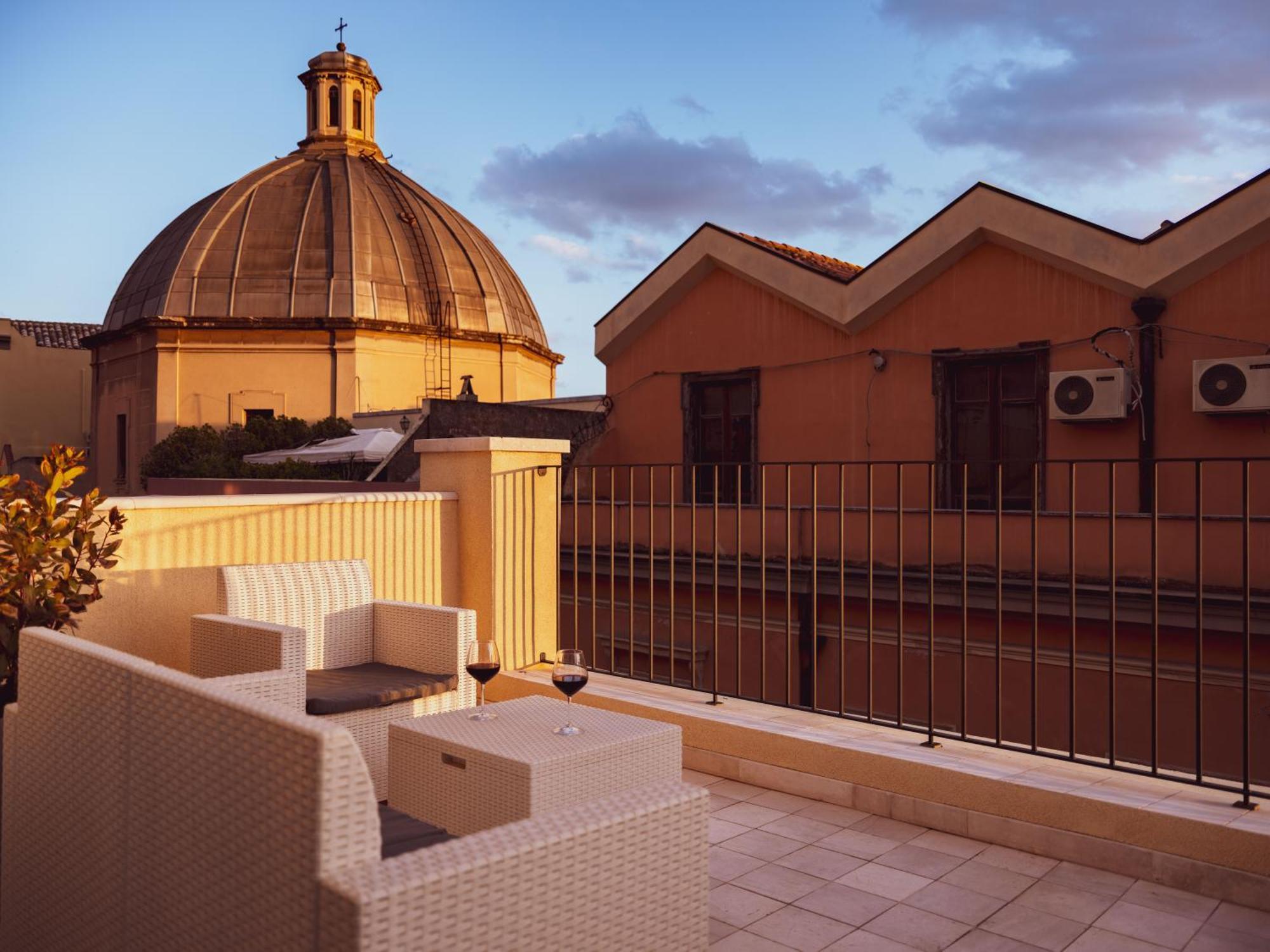 Luxury Suite La Terrazza In Pieno Centro In Cagliari Bagian luar foto