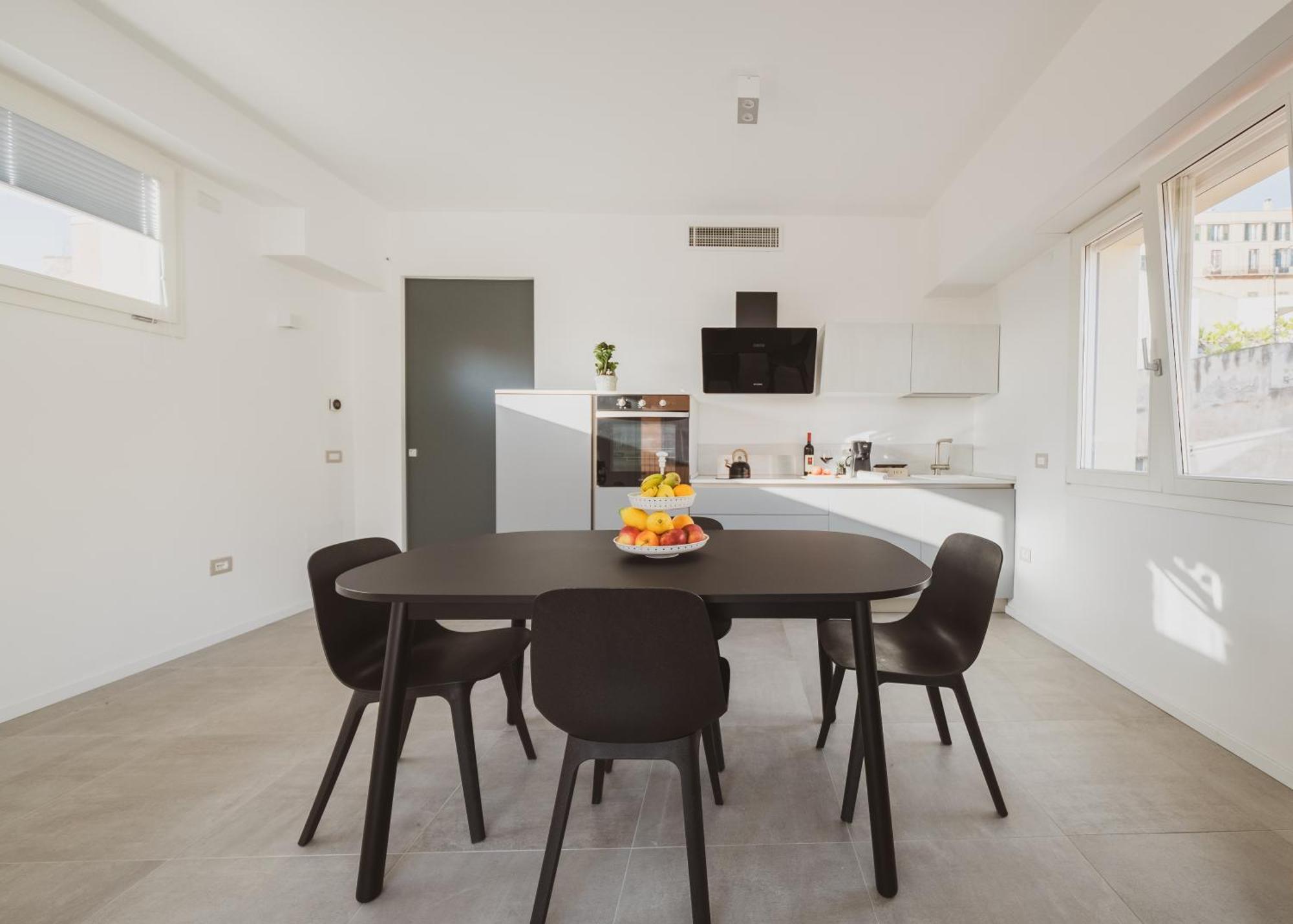 Luxury Suite La Terrazza In Pieno Centro In Cagliari Bagian luar foto