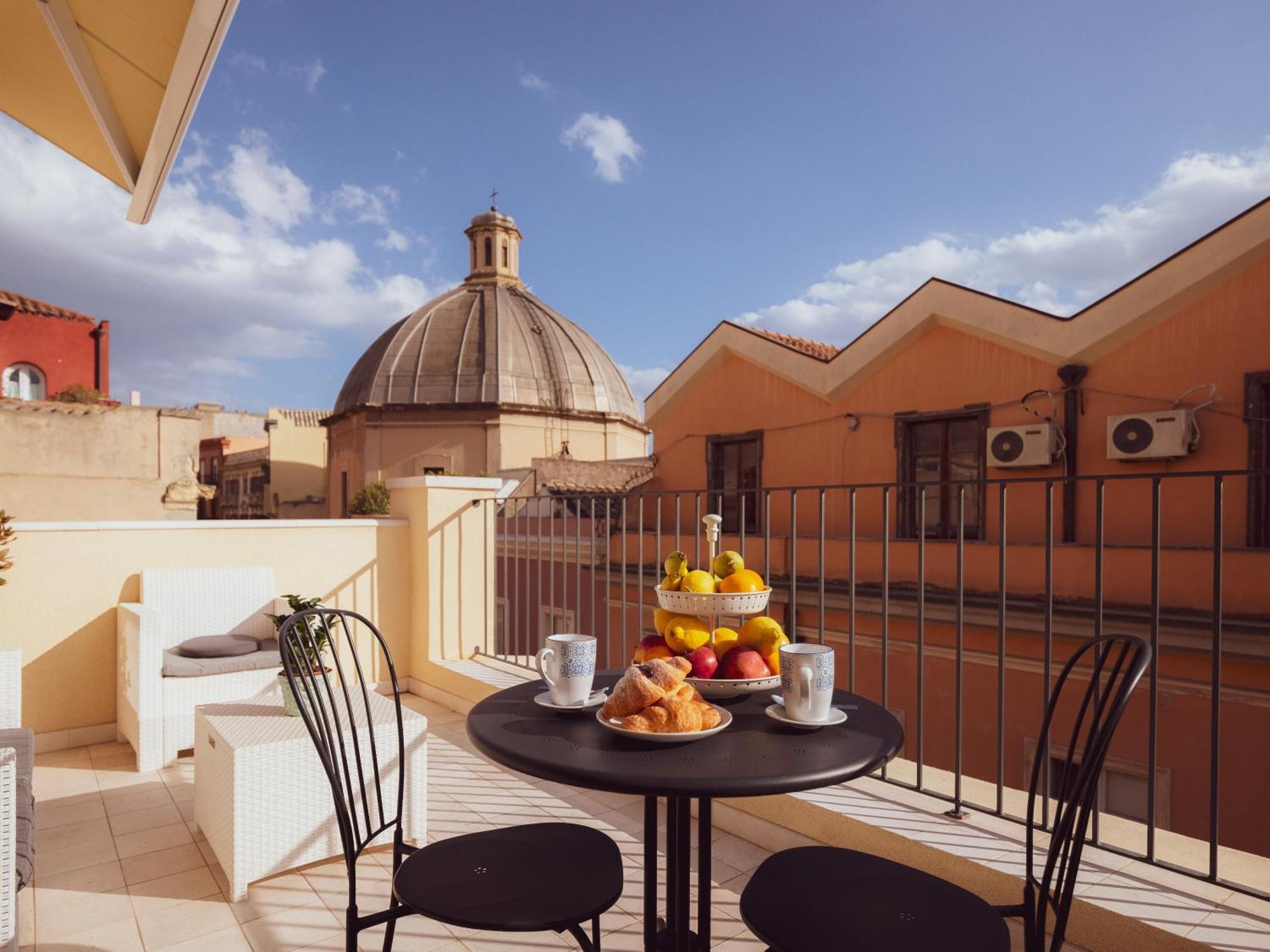 Luxury Suite La Terrazza In Pieno Centro In Cagliari Bagian luar foto